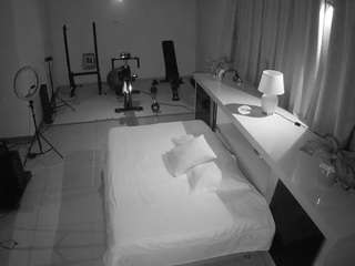 voyeurcam-jb-office-1
