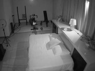 voyeurcam-jb-office-1