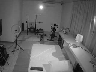 voyeurcam-jb-office-1