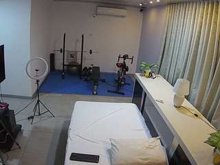 voyeurcam-jb-office-1