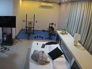 voyeurcam-jb-office-1