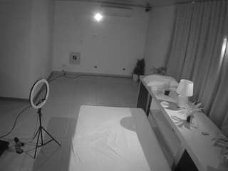 voyeurcam-jb-office-1