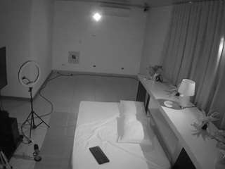 voyeurcam-jb-office-1