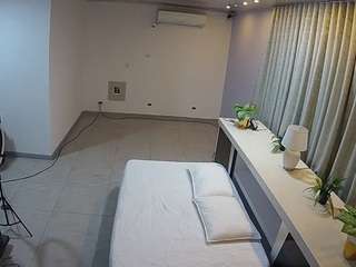 voyeurcam-jb-office-1