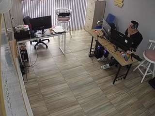 voyeurcam-jb-office-2