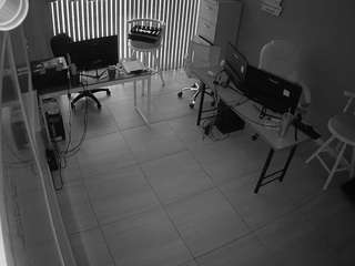 voyeurcam-jb-office-2