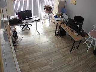 voyeurcam-jb-office-2