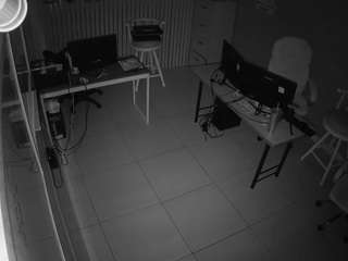 voyeurcam-jb-office-2