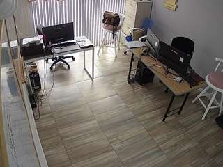 voyeurcam-jb-office-2