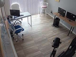 voyeurcam-jb-office-2