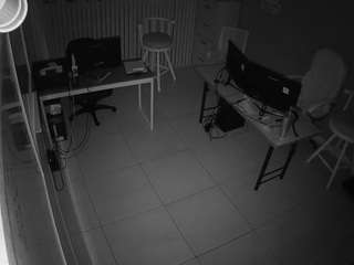 voyeurcam-jb-office-2