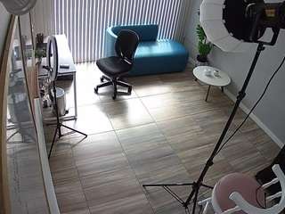 voyeurcam-jb-office-2