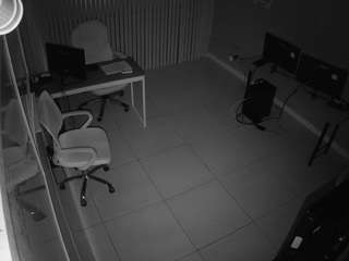 voyeurcam-jb-office-2