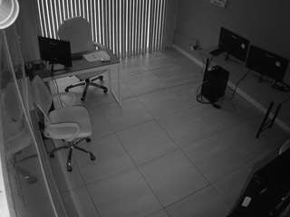 voyeurcam-jb-office-2