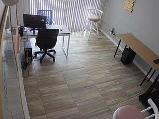 voyeurcam-jb-office-2