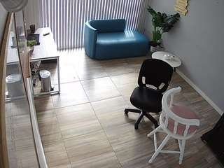 voyeurcam-jb-office-2