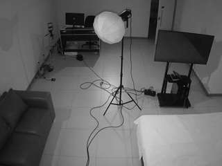 voyeurcam-jb-office-2