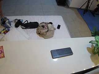 voyeurcam-jb-office-2