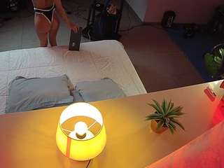 이 모델은 현재 라이브 중입니다. voyeurcam-jb-office-2