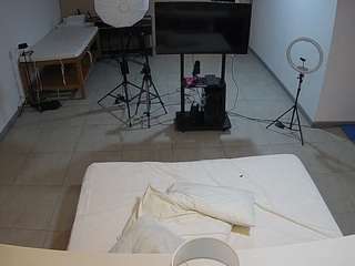 voyeurcam-jb-office-2