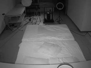 voyeurcam-jb-office-2