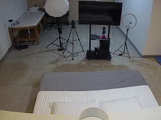 voyeurcam-jb-office-2