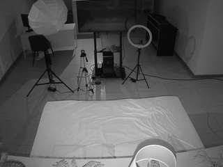 voyeurcam-jb-office-2