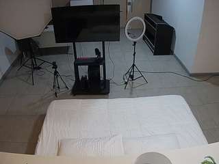 voyeurcam-jb-office-2