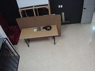 voyeurcam-jb-porno-room-3's CamSoda show and profile