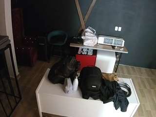 voyeurcam-jb-porno-room-3's CamSoda show and profile