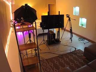 voyeurcam-jb-room-1 live cam profile