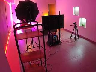 voyeurcam-jb-room-1 webcam