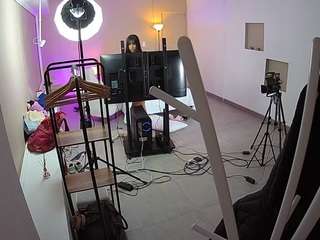 Ten model jest teraz na żywo. voyeurcam-jb-room-1