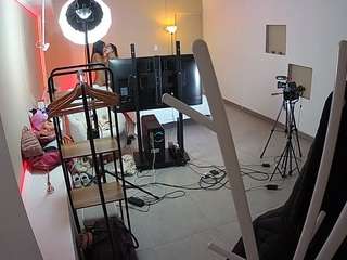 Model ini sedang live sekarang. voyeurcam-jb-room-1