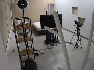 Эта модель сейчас онлайн. voyeurcam-jb-room-1