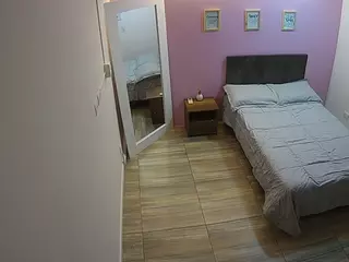 voyeurcam-jb-room-1's Live Sex Cam Show