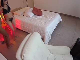 Acest model este live acum. voyeurcam-jb-room-2