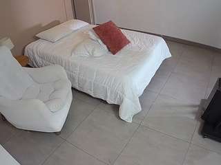 Este modelo está ao vivo agora. voyeurcam-jb-room-2