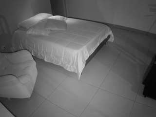 यह मॉडल अभी लाइव है. voyeurcam-jb-room-2