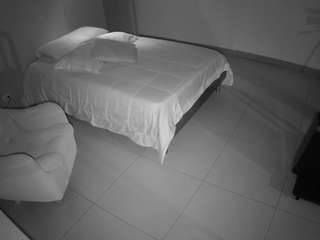 Acest model este live acum. voyeurcam-jb-room-2