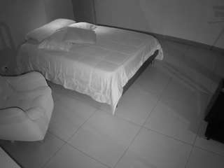 यह मॉडल अभी लाइव है. voyeurcam-jb-room-2