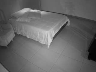 Ce modèle est en direct maintenant. voyeurcam-jb-room-2