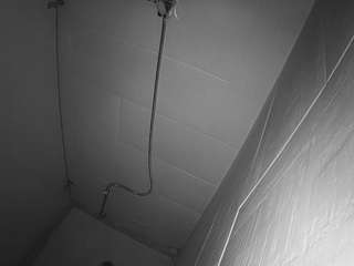 voyeurcam-jb-shower-1 Flashing live webcam