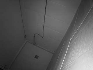 voyeurcam-jb-shower-1