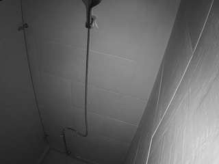 Questo modello è in diretta ora. voyeurcam-jb-shower-1