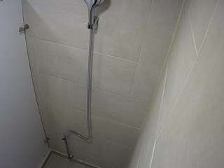 Questo modello è in diretta ora. voyeurcam-jb-shower-1