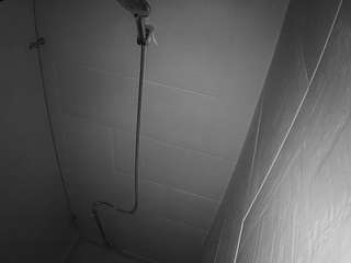 Model ini sedang live sekarang. voyeurcam-jb-shower-1