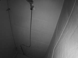 Acest model este live acum. voyeurcam-jb-shower-1