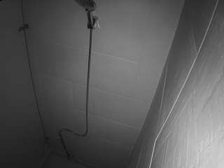 Este modelo está ao vivo agora. voyeurcam-jb-shower-1