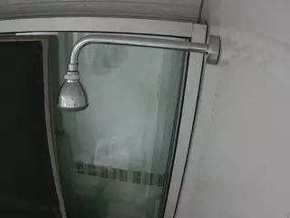 voyeurcam-jb-shower-1's Live Sex Cam Show